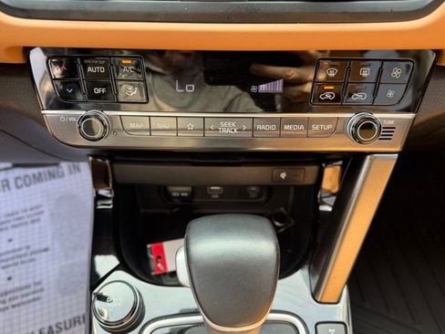 Used 2024 Kia Seltos SX w/ SX Sunroof Package AWD/4WD image 17