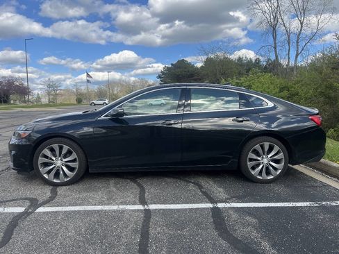Used 2016 Chevrolet Malibu Premier w/ Driver Confidence Package FWD image 5