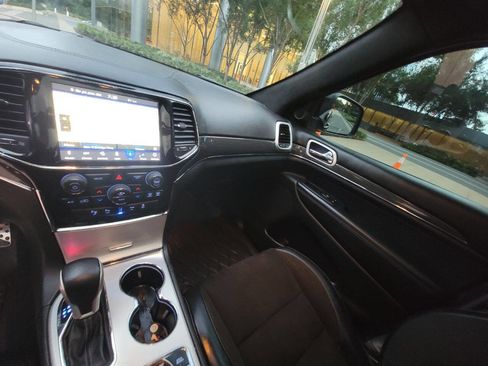 Used 2021 Jeep Grand Cherokee SRT image 12