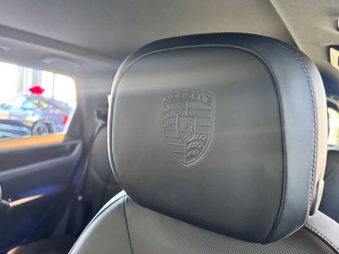Used 2023 Porsche Cayenne Platinum Edition image 41