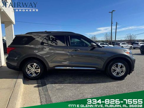 Used 2020 Ford Explorer XLT w/ Equipment Group 202A image 5