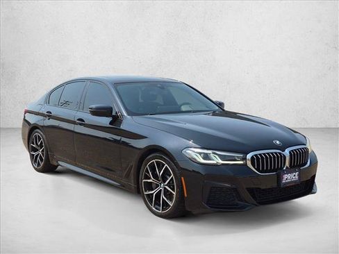 Used 2021 BMW 530i xDrive w/ M Sport Package AWD/4WD image 5