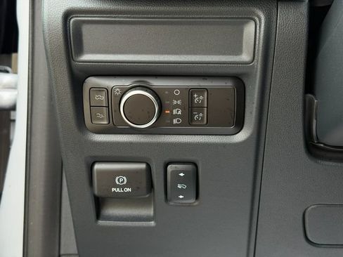 Used 2025 Ford F150 Lightning Platinum AWD/4WD image 53