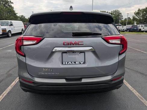 Used 2024 GMC Terrain SLE w/ Fleet Convenience Package FWD image 23
