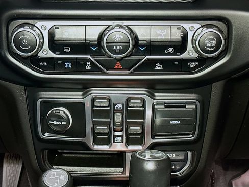 Used 2023 Jeep Wrangler Unlimited Sahara w/ Dual Top Group AWD/4WD image 13