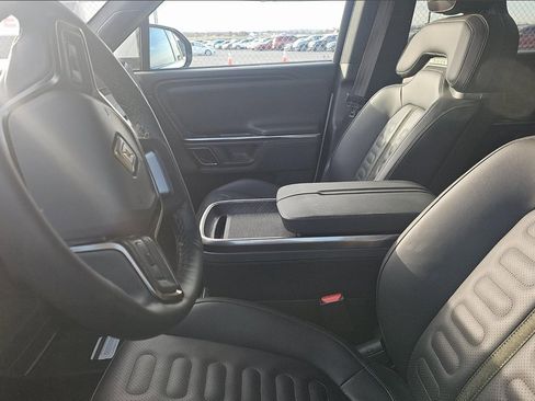 Used 2023 Rivian R1S Adventure image 7