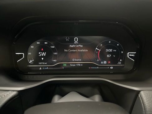 Used 2024 GMC Yukon Denali image 16