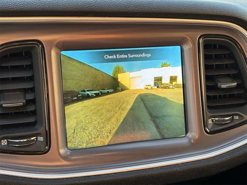 Used 2019 Dodge Challenger SXT image 7