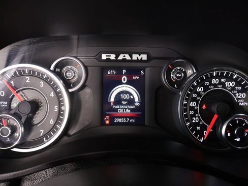 Used 2024 RAM 2500 Tradesman w/ Chrome Appearance Group AWD/4WD image 4