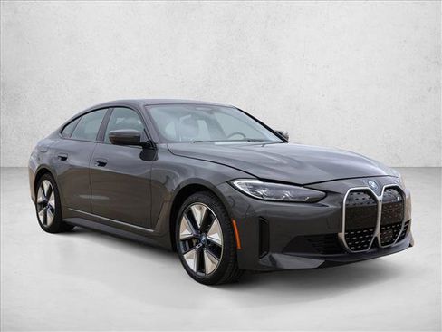 Used 2023 BMW i4 eDrive35 RWD image 3
