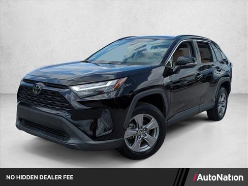 Used 2022 Toyota RAV4 XLE FWD image 1