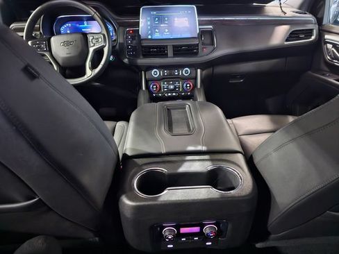 Used 2024 Chevrolet Tahoe Z71 w/ Luxury Package AWD/4WD image 40