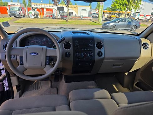Used 2006 Ford F150 XLT AWD/4WD image 5