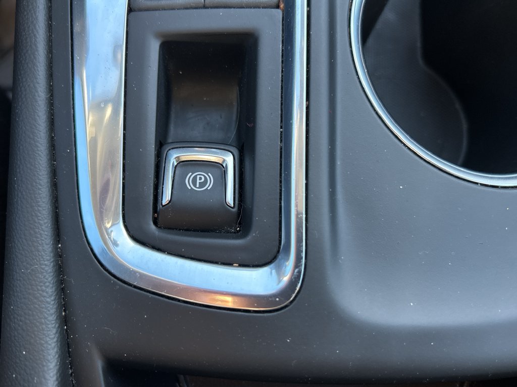 Used 2023 Chevrolet Equinox LT FWD image 30
