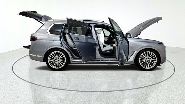 Used 2024 BMW X7 xDrive40i w/ Premium Package AWD/4WD image 20