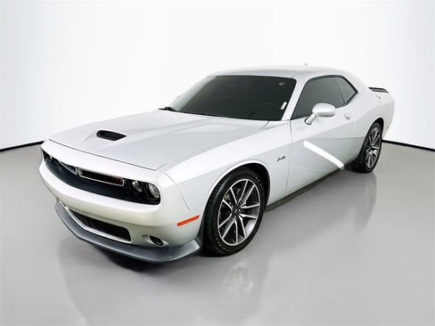 Used 2023 Dodge Challenger R/T image 3