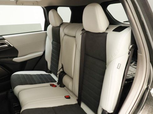 New 2026 Mitsubishi Outlander SE FWD image 24