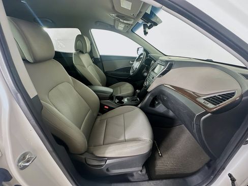 Used 2017 Hyundai Santa Fe Sport FWD image 29