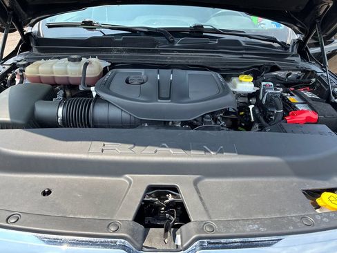 Used 2025 RAM 1500 Big Horn AWD/4WD image 24