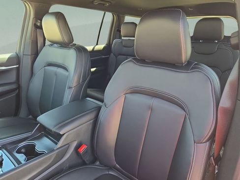 New 2026 Jeep Grand Cherokee L Limited AWD/4WD image 14