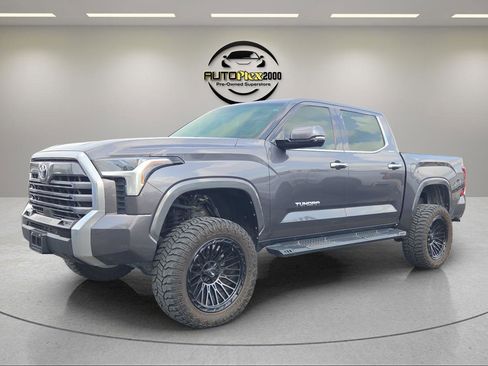 Used 2022 Toyota Tundra Limited w/ Power Package image 3