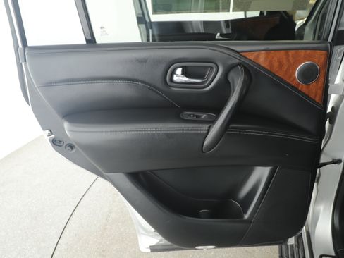 Used 2019 INFINITI QX80 Luxe image 23