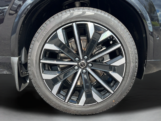 New 2027 Volvo XC90 B5 Plus AWD/4WD image 25