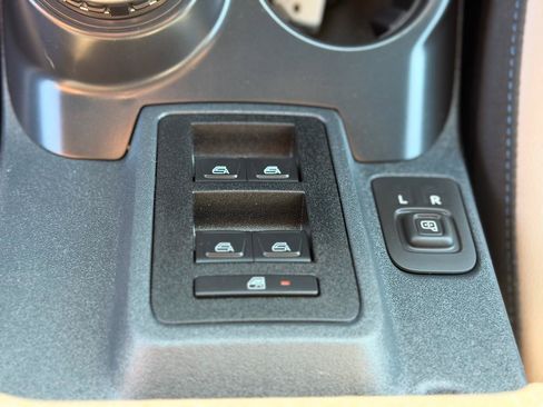Used 2024 Ford Bronco Wildtrak AWD/4WD image 31