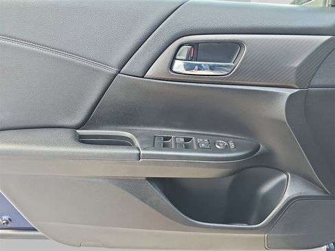 Used 2017 Honda Accord Sport image 24