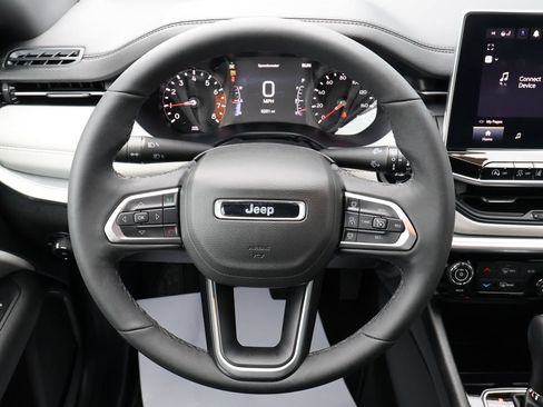 Used 2025 Jeep Compass Limited AWD/4WD image 14