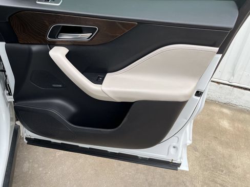 Used 2018 Jaguar F-PACE S AWD/4WD image 17