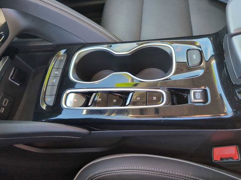 Used 2021 Buick Envision Essence w/ Sport Touring Package image 15