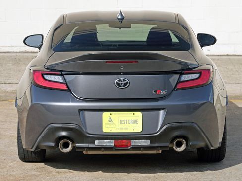 Used 2022 Toyota GR86 Premium w/ ALL Weather Mat Package (TMS) RWD image 39