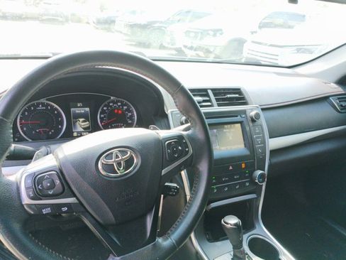 Used 2017 Toyota Camry SE FWD image 10
