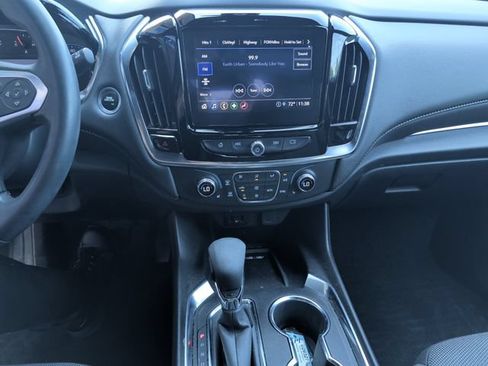 Used 2023 Chevrolet Traverse LT FWD image 18