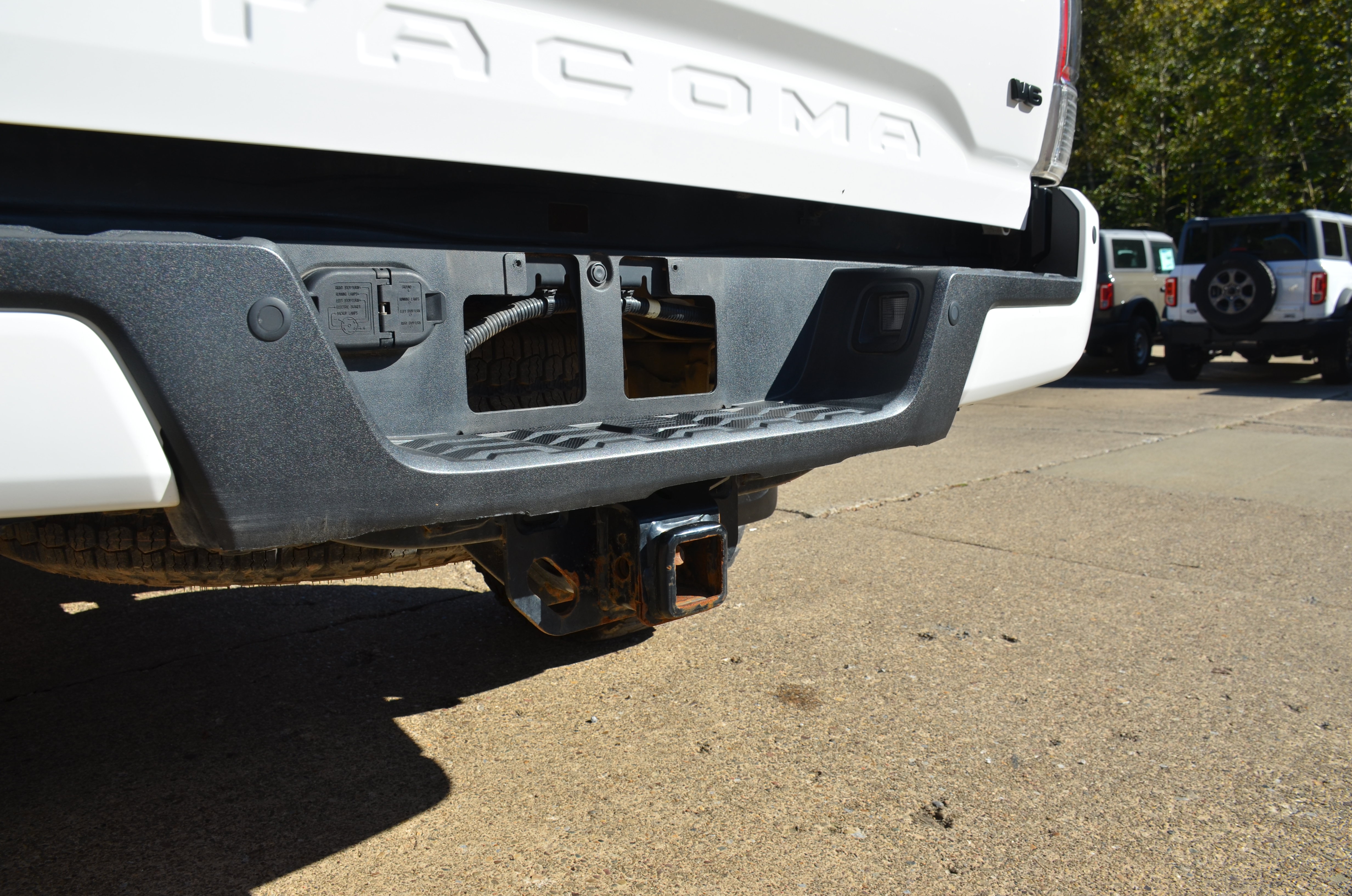 Used 2023 Toyota Tacoma TRD Off-Road w/ Technology Package AWD/4WD image 12