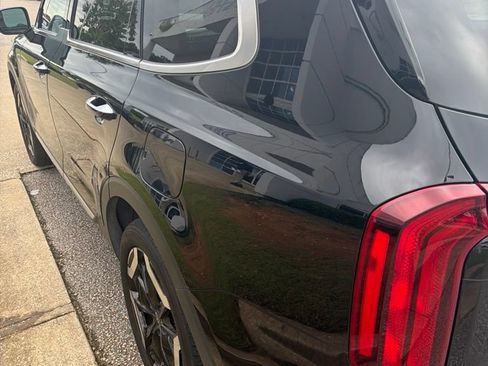 Used 2024 Kia Telluride S w/ S Sunroof Package FWD image 6