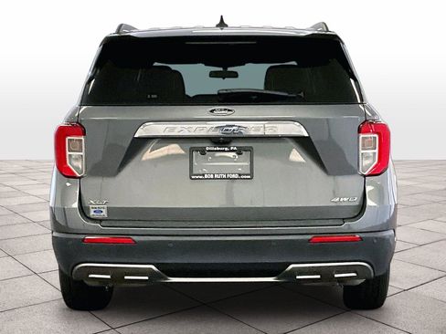Used 2022 Ford Explorer XLT w/ Equipment Group 202A AWD/4WD image 4
