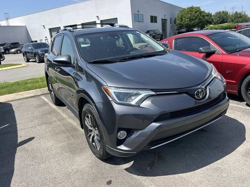 Used 2018 Toyota RAV4 XLE AWD/4WD image 3