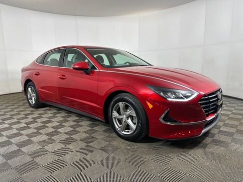 Used 2022 Hyundai Sonata SE image 2