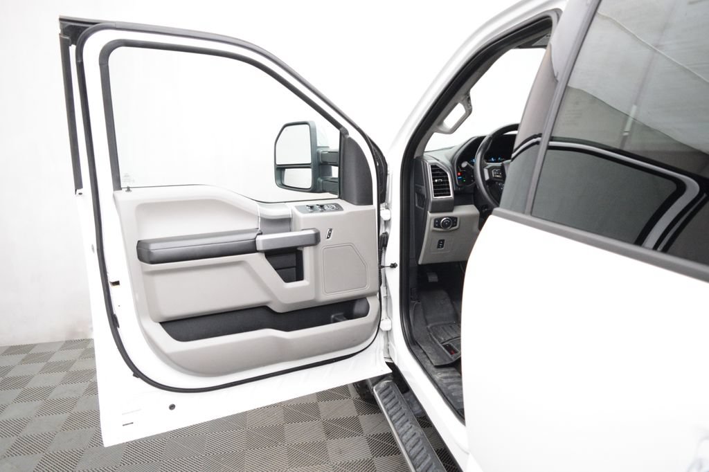 Used 2015 Ford F150 XLT w/ Equipment Group 302A Luxury AWD/4WD image 9
