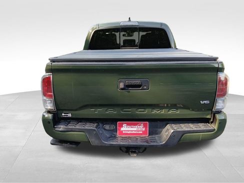Used 2021 Toyota Tacoma TRD Off-Road w/ TRD Premium Off Road Package AWD/4WD image 10
