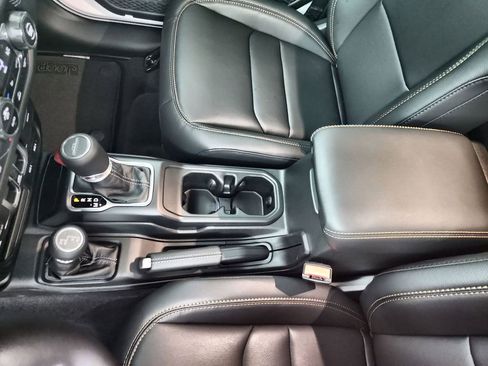 New 2025 Jeep Gladiator Sport image 29