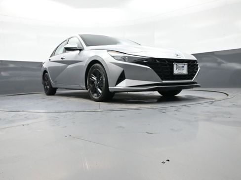 Certified 2023 Hyundai Elantra SEL w/ Cargo Package image 27