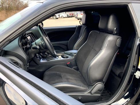 Used 2023 Dodge Challenger GT w/ Plus Package image 7