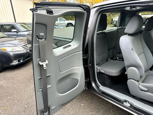 Used 2012 Toyota Tacoma 2WD Access Cab image 19