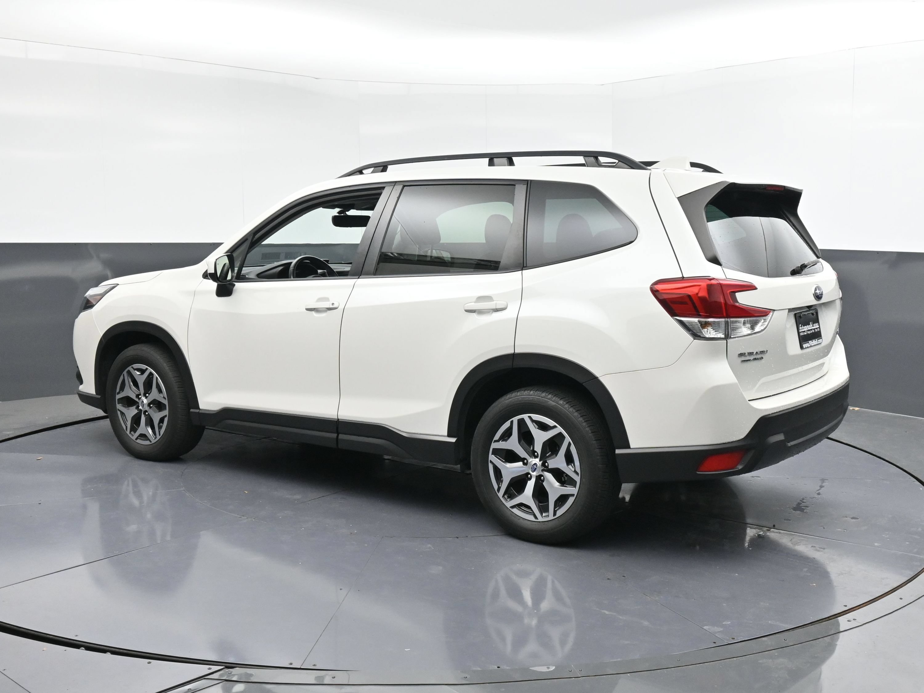 Used 2023 Subaru Forester Premium AWD/4WD image 6