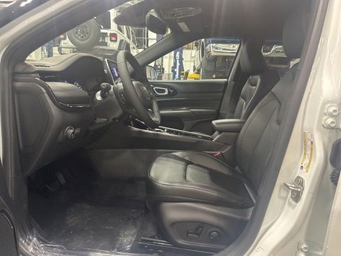 New 2025 Jeep Compass Limited w/ Sun & Sound Group image 8