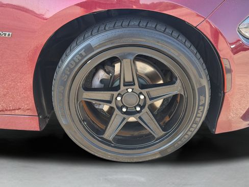 Used 2019 Dodge Charger R/T w/ Blacktop Package RWD image 9