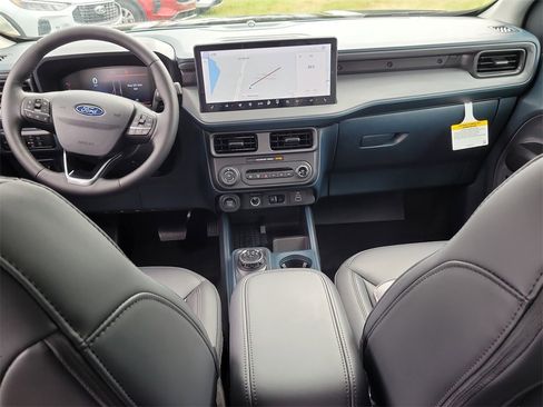 New 2025 Ford Maverick Lariat w/ Black Appearance Package image 11